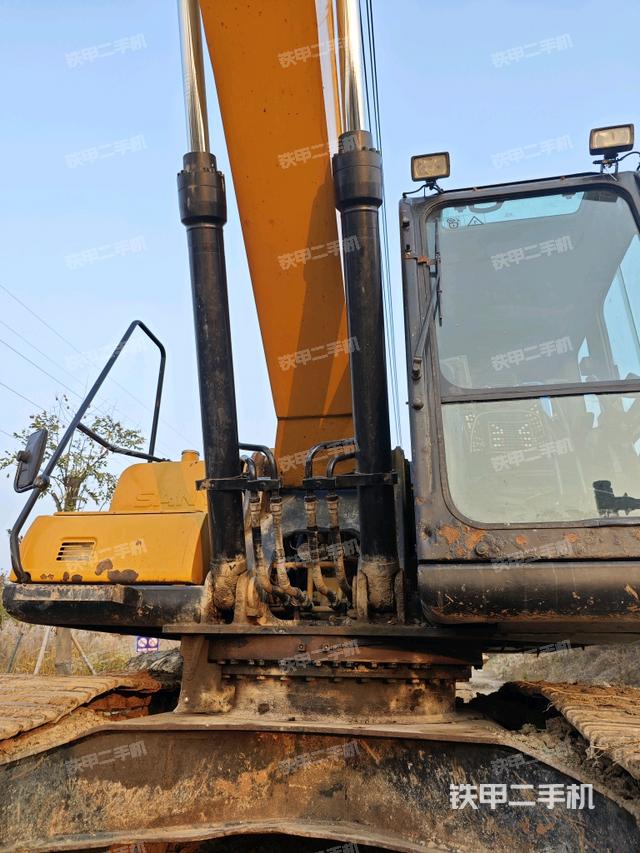 大臂油缸整體?豎拍（工作和回轉(zhuǎn)裝置）