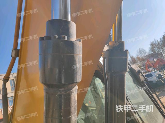 大臂油缸整體?豎拍(工作和回轉(zhuǎn)裝置) 大臂油缸整體?豎拍(工作和回轉(zhuǎn)裝置)