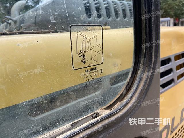 右側(cè)玻璃角標(biāo)（駕駛室部分）