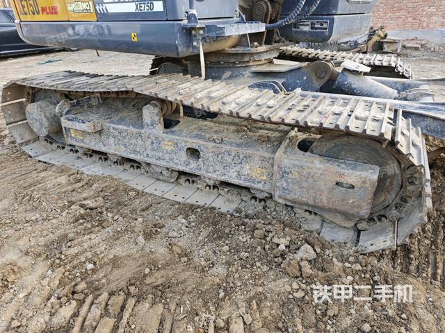 右側(cè)履帶整體?（行走機(jī)構(gòu)）