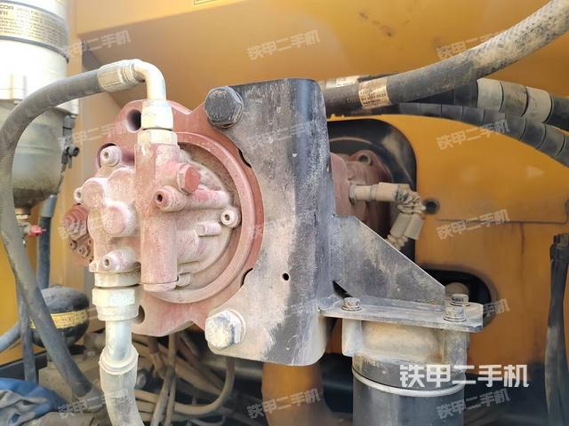 液壓泵斜45?左(大件艙室) 液壓泵斜45?左(大件艙室)