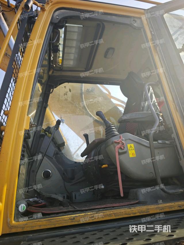 駕駛室整體（整機(jī)外觀）