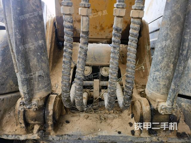 大臂油缸整體?豎拍(工作和回轉(zhuǎn)裝置) 大臂油缸整體?豎拍(工作和回轉(zhuǎn)裝置)