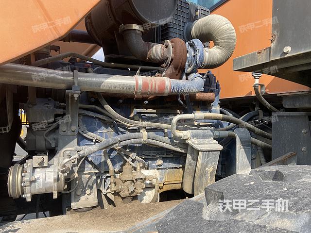 發(fā)動機(jī)右側(cè)(整機(jī)外觀及大件) 發(fā)動機(jī)右側(cè)(整機(jī)外觀及大件)
