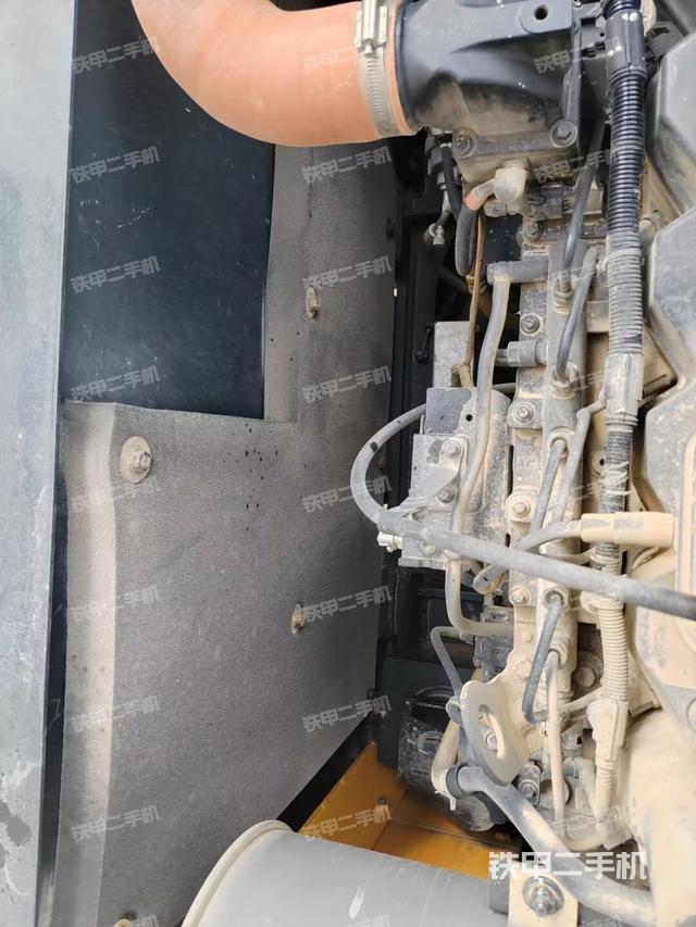 中央回轉(zhuǎn)接頭特寫(上車部件) 中央回轉(zhuǎn)接頭特寫(上車部件)