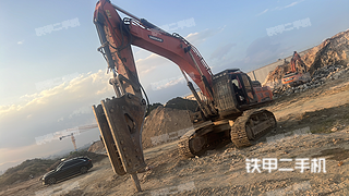斗山DX520LC-9C挖掘機(jī)
