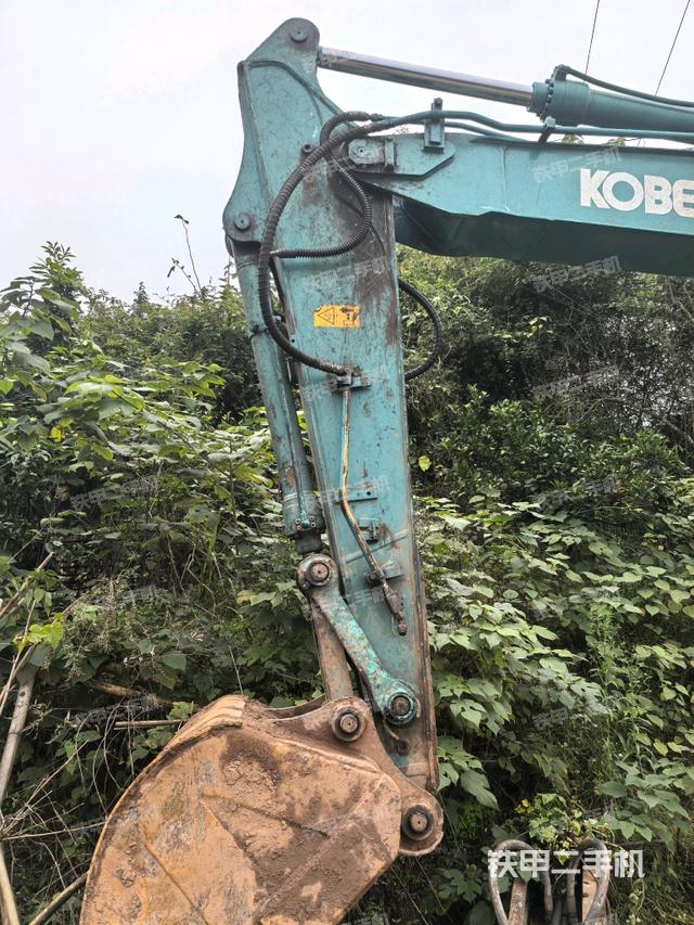 小臂整體左后(工作和回轉(zhuǎn)裝置) 小臂整體左后(工作和回轉(zhuǎn)裝置)