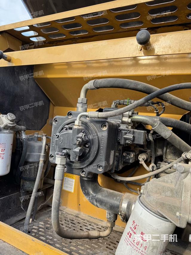 液壓泵斜45?左（大件艙室）