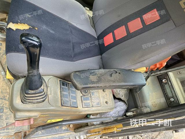 座椅左側(cè)控制臺(tái)/音響/含左手柄（駕駛室部分）