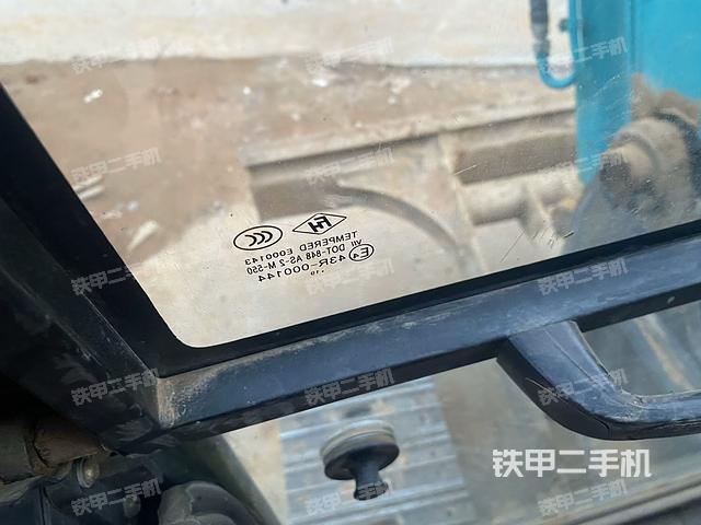 右側(cè)玻璃角標(biāo)（駕駛室部分）