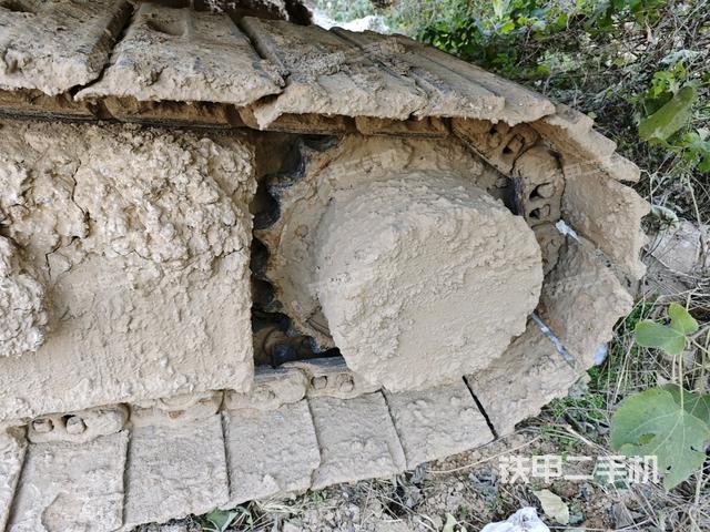 右驅(qū)動輪（行走機(jī)構(gòu)）