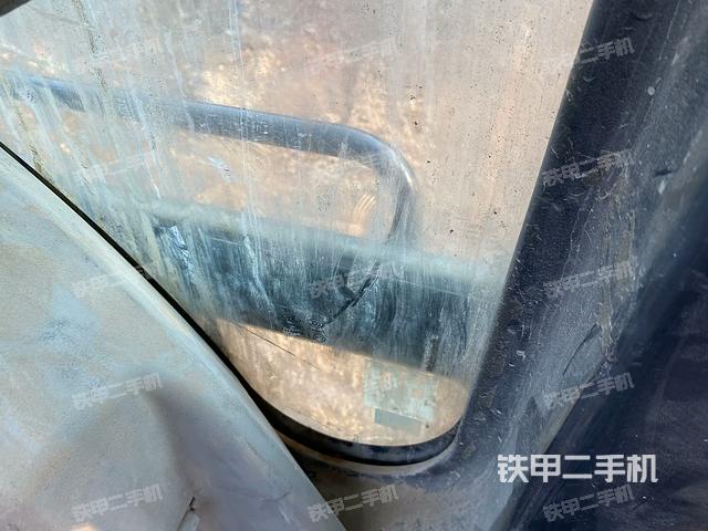 左后方玻璃角標(biāo)（駕駛室部分）