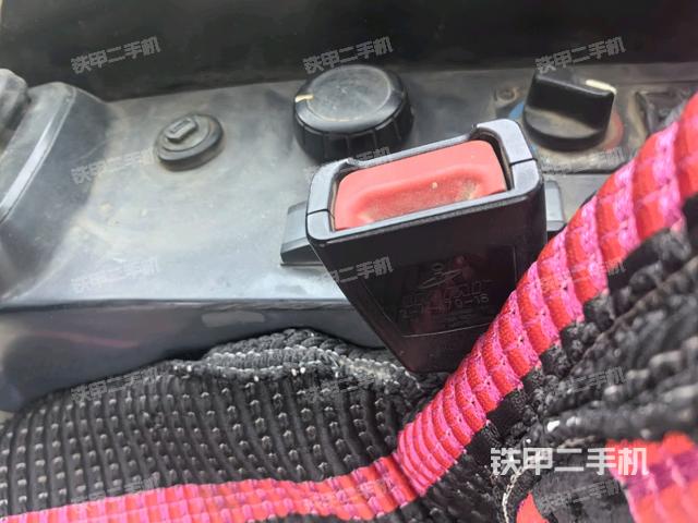 右側(cè)玻璃角標(biāo)（駕駛室部分）