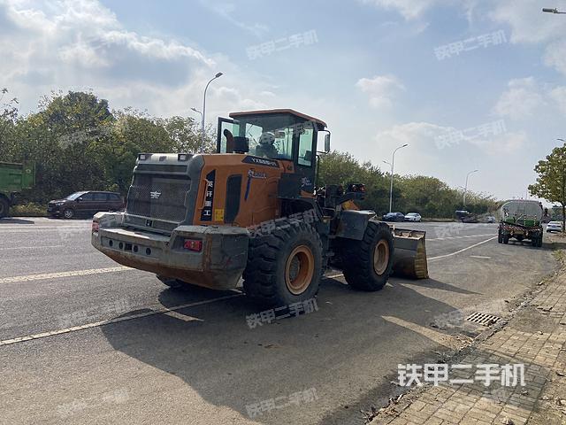 工作裝置整體(整機(jī)外觀及大件) 工作裝置整體(整機(jī)外觀及大件)