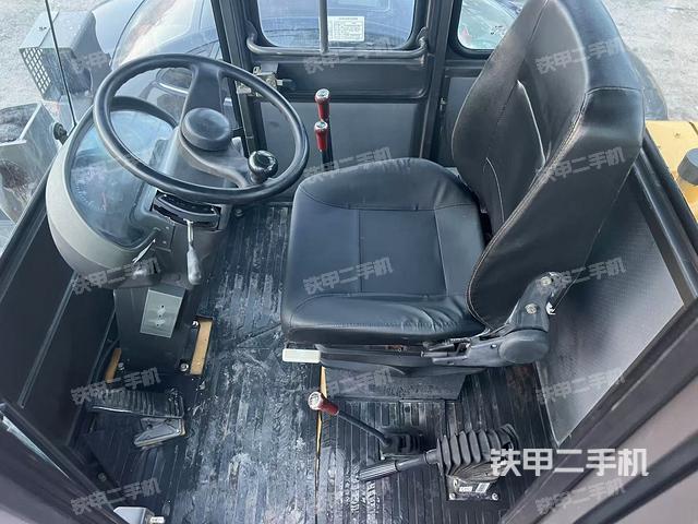 駕駛室工作臺（整機外觀及大件）