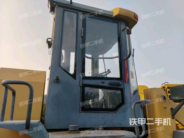 駕駛室頂部 外(駕駛室部分) 駕駛室頂部 外(駕駛室部分)