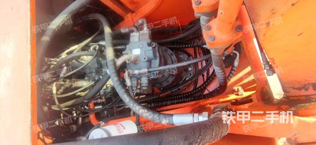 回轉(zhuǎn)馬達（上車部件）