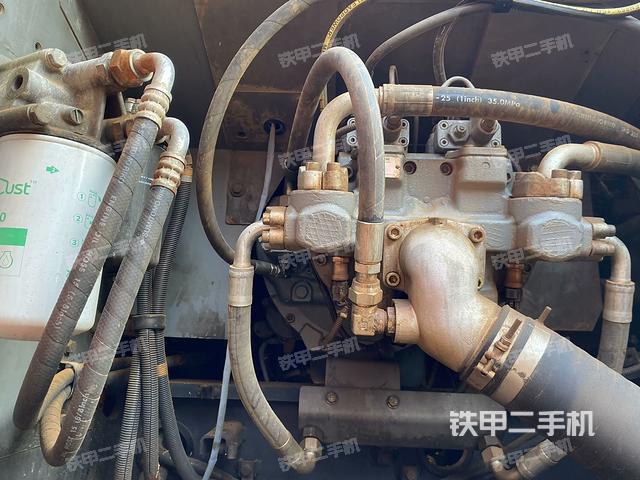 液壓泵斜45?左（大件艙室）