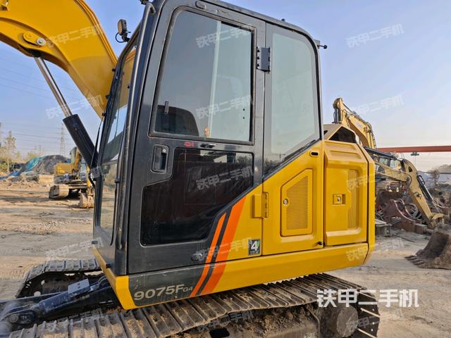 ?駕駛室正側（駕駛室部分）