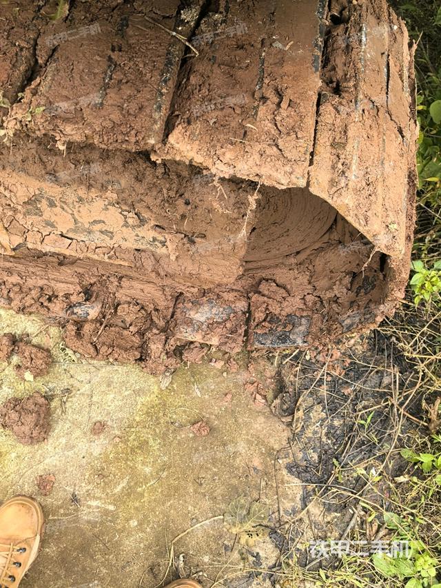 右側(cè)行走馬達(dá)蓋板(行走機(jī)構(gòu)) 右側(cè)行走馬達(dá)蓋板(行走機(jī)構(gòu))