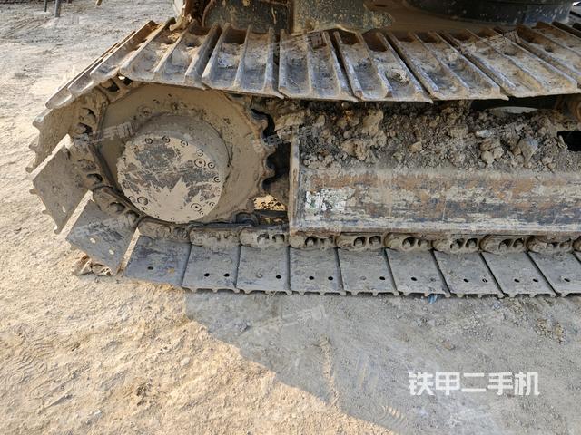 右驅動輪（行走機構）