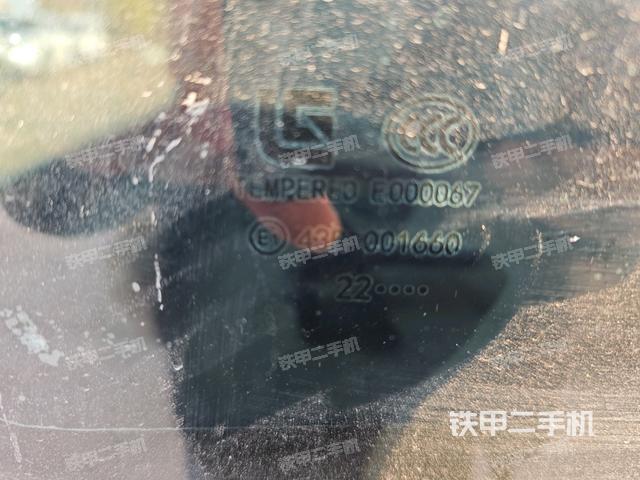 后窗玻璃角標（駕駛室部分）