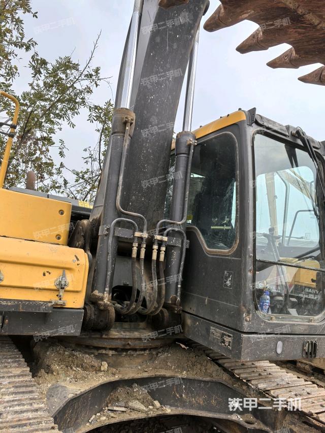 大臂油缸整體?豎拍（工作和回轉(zhuǎn)裝置）