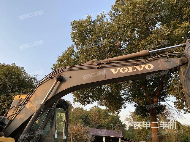 大臂整體?右側(cè)(工作和回轉(zhuǎn)裝置) 大臂整體?右側(cè)(工作和回轉(zhuǎn)裝置)