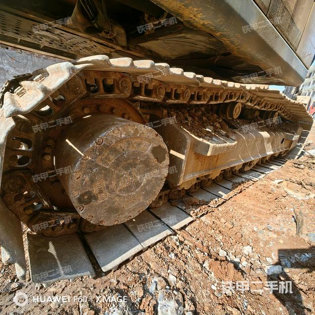 左側(cè)履帶整體?(行走機(jī)構(gòu)) 左側(cè)履帶整體?(行走機(jī)構(gòu))