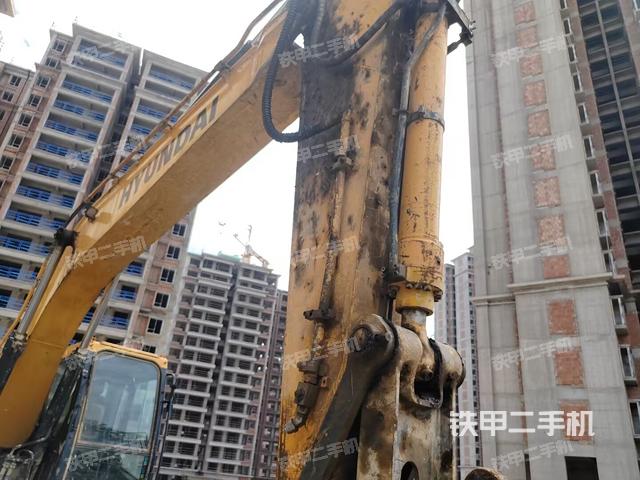 大臂油缸整體?豎拍(工作和回轉(zhuǎn)裝置) 大臂油缸整體?豎拍(工作和回轉(zhuǎn)裝置)