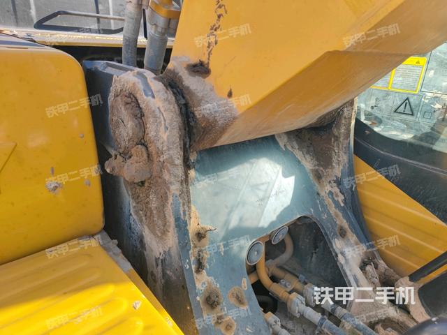 大臂根部?斜視(工作和回轉(zhuǎn)裝置) 大臂根部?斜視(工作和回轉(zhuǎn)裝置)