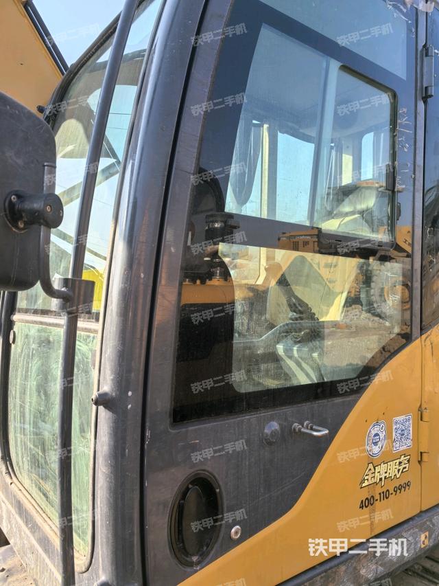 駕駛室整體（整機(jī)外觀）