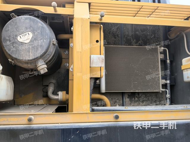 散熱器正面(大件艙室) 散熱器正面(大件艙室)