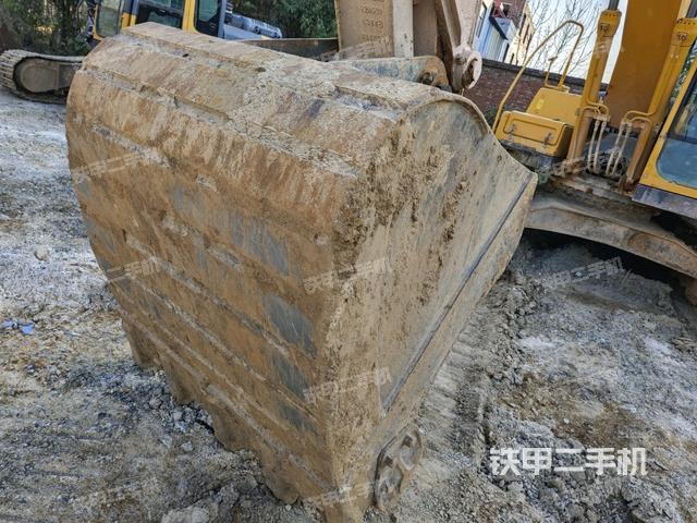 鏟斗右后整體（工作和回轉(zhuǎn)裝置）