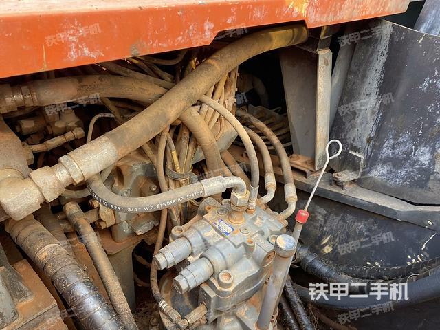 回轉(zhuǎn)馬達(dá)（上車部件）