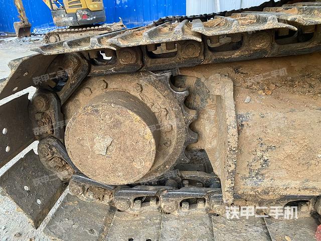 右驅(qū)動(dòng)輪（行走機(jī)構(gòu)）