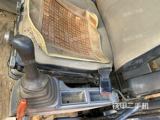 座椅左側(cè)控制臺(tái)/音響/含左手柄（駕駛室部分）