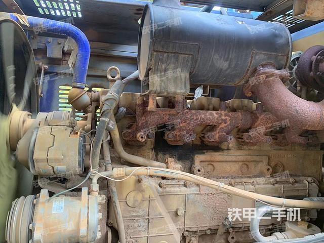 發(fā)動機左側（整機外觀及大件）