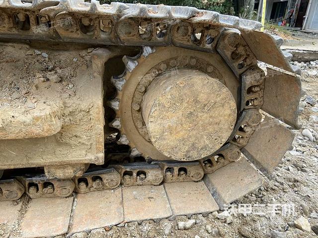 右驅(qū)動(dòng)輪（行走機(jī)構(gòu)）