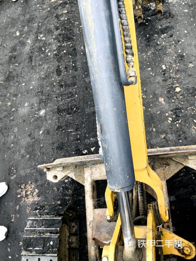 大臂根部?斜（工作和回轉(zhuǎn)裝置）