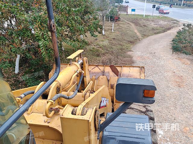 駕駛室操作臺(tái)(整機(jī)外觀及大件) 駕駛室操作臺(tái)(整機(jī)外觀及大件)