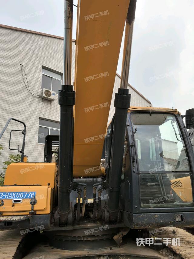 大臂油缸整體?豎拍（工作和回轉(zhuǎn)裝置）