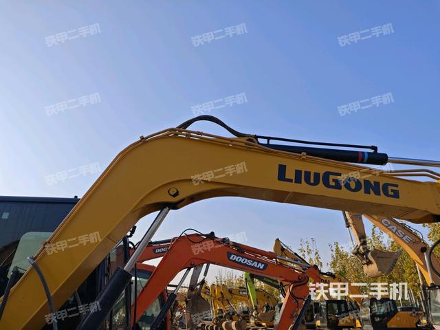 大臂整體?右側（工作和回轉裝置）