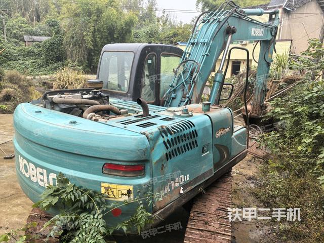 右后45(整機(jī)外觀) 右后45(整機(jī)外觀)