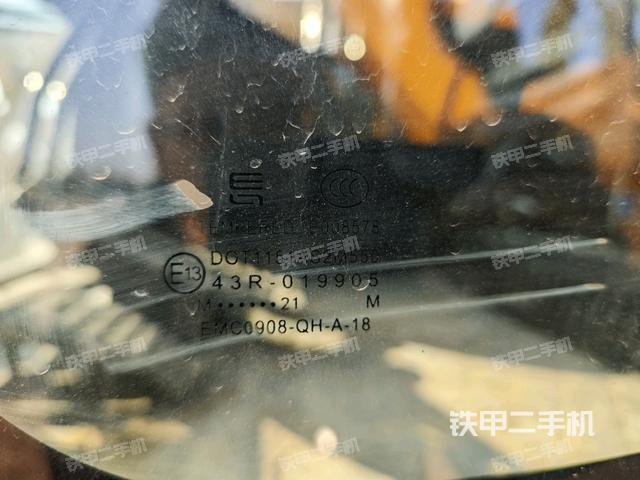 后窗玻璃角標(駕駛室部分) 后窗玻璃角標(駕駛室部分)