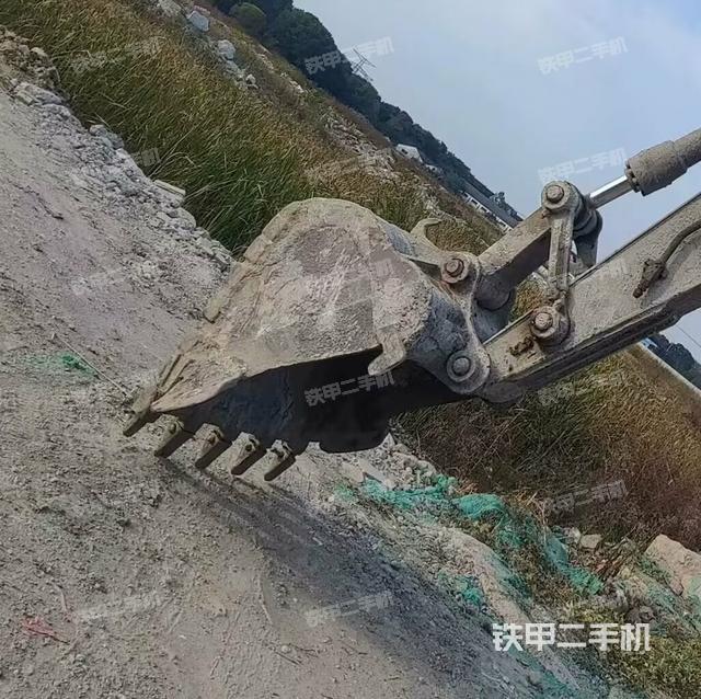 鏟斗45度(工作和回轉(zhuǎn)裝置) 鏟斗45度(工作和回轉(zhuǎn)裝置)