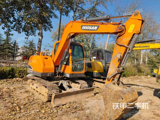 右前45(整機(jī)外觀) 右前45(整機(jī)外觀)