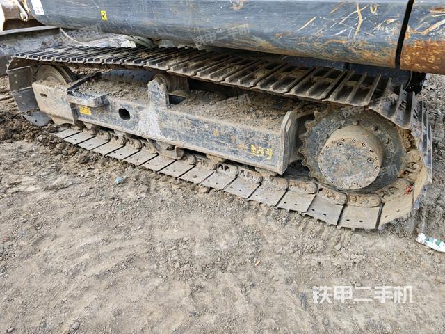 左側(cè)履帶整體?（行走機(jī)構(gòu)）