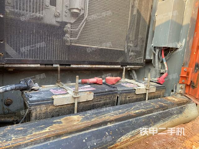 電瓶（大件艙室）