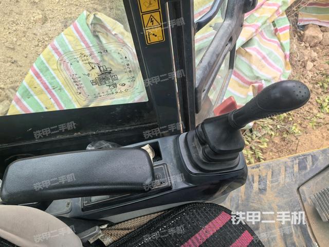 座椅左側(cè)控制臺(tái)/音響/含左手柄（駕駛室部分）